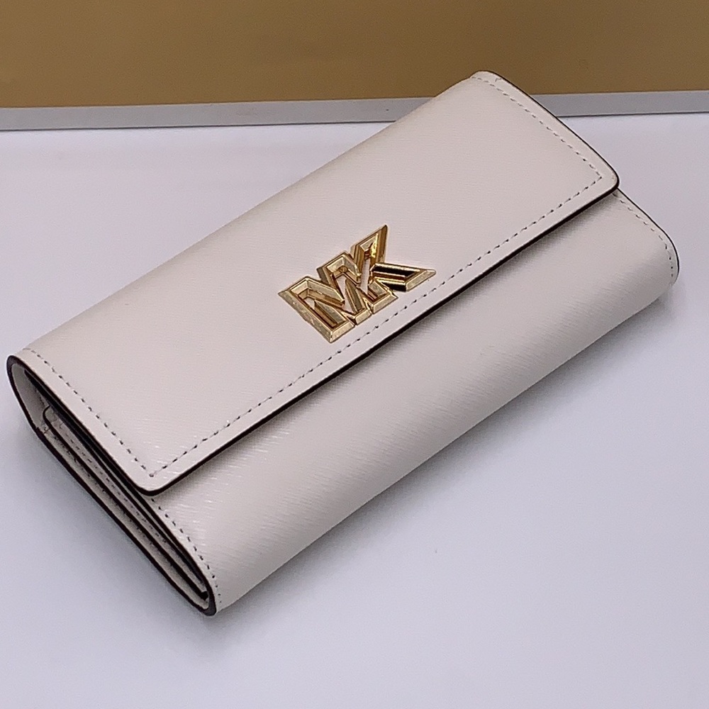 Brand New with Tag
Michael Kors Large Mimi Bifold Wallet
Color: Optic Wh… - Picture 14 of 16